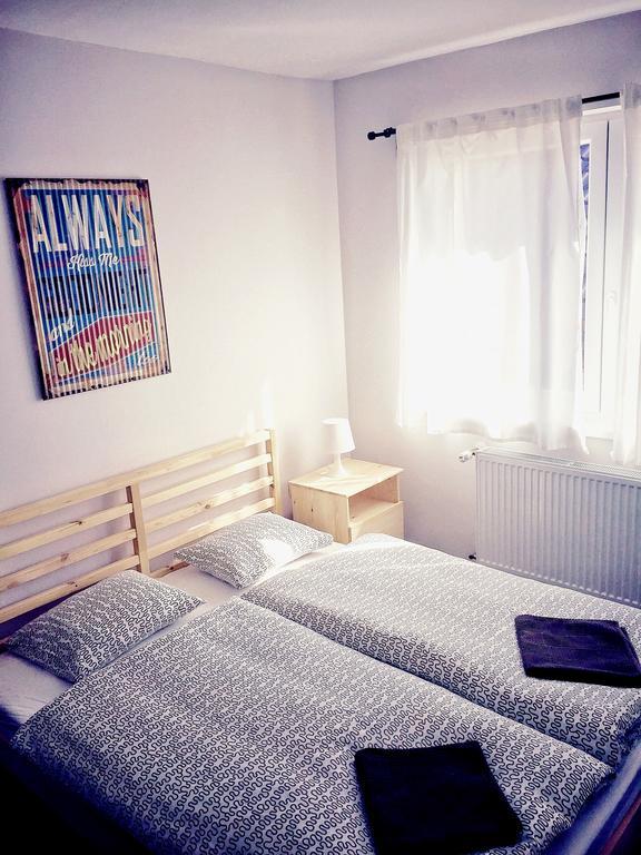 Falling Lakes Hostel Korenica