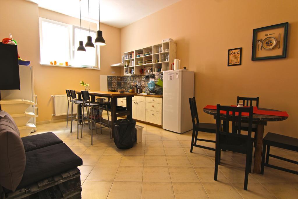 Falling Lakes Hostel *