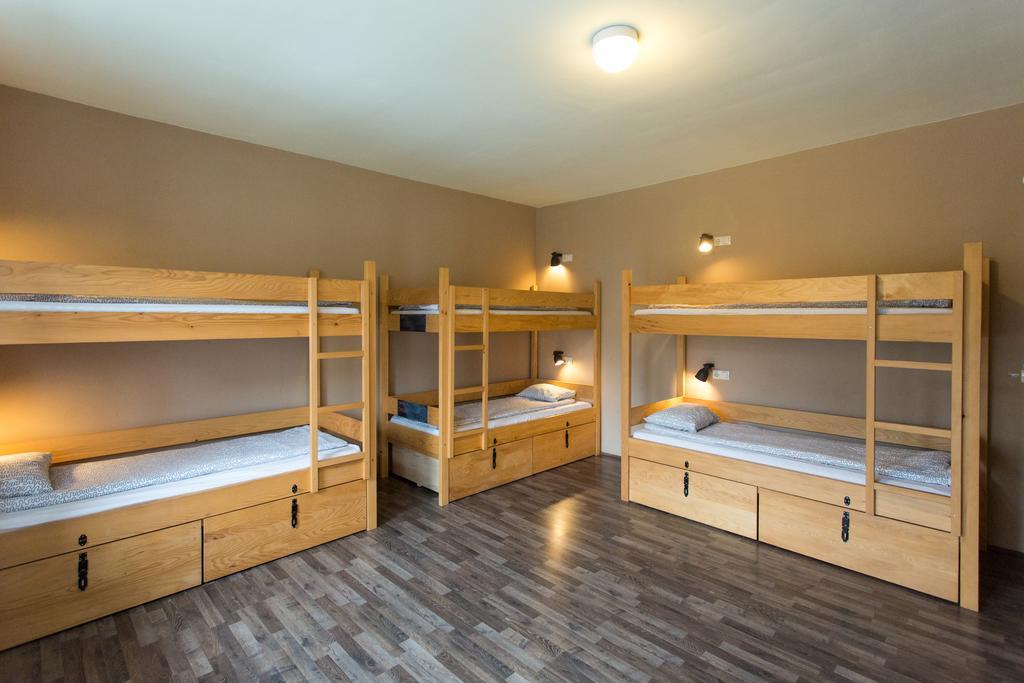 Falling Lakes Hostel *