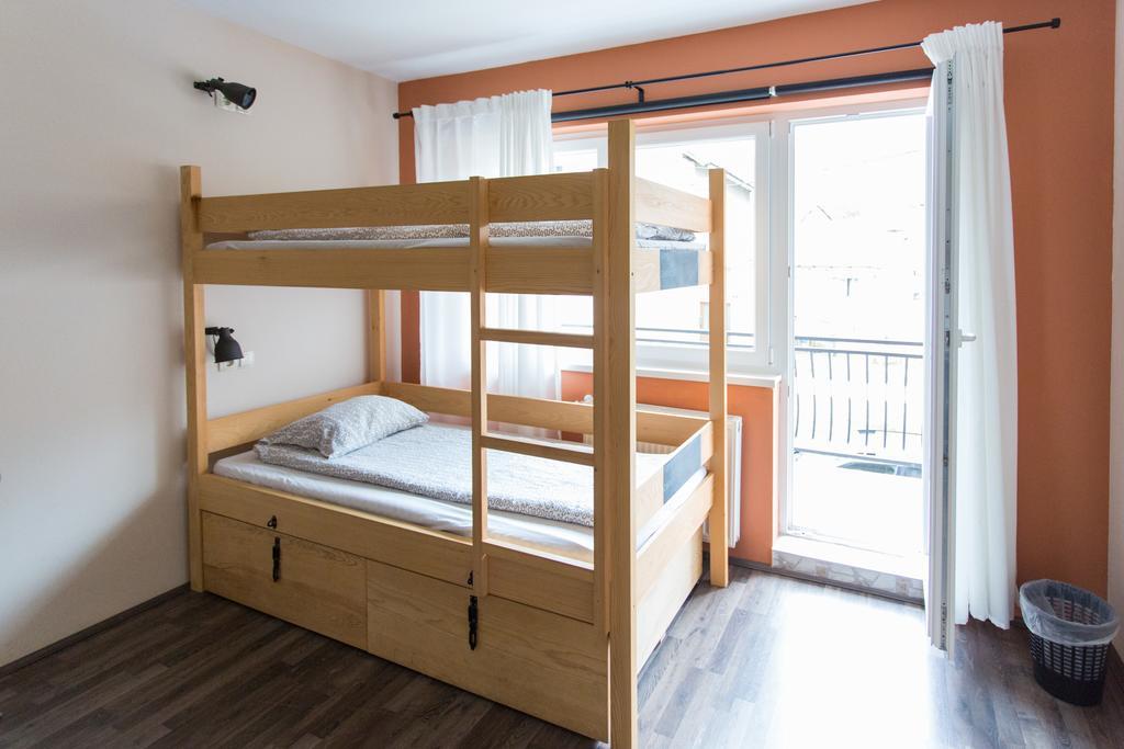 Hostel Falling Lakes
