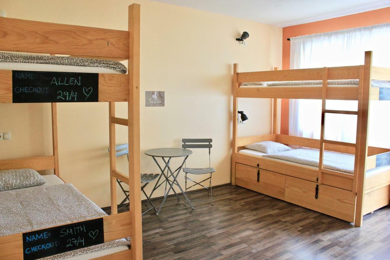 Falling Lakes Hostel *