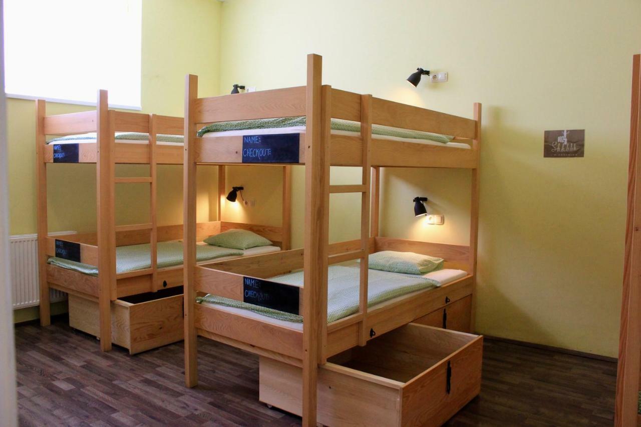 Falling Lakes Hostel *